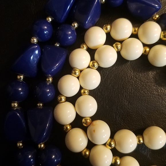 2 Strands Vintage Bead Necklaces - Picture 4 of 6